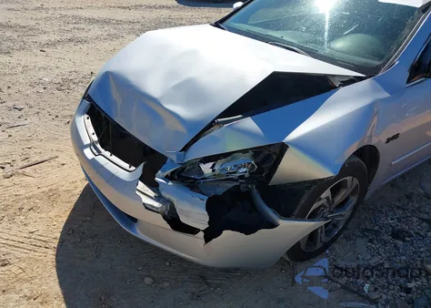 2005 Honda Accord 2.4 Ex z USA, uszkodzony, nr VIN 1HGCM56845A022856